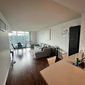  Apartment Downtown By The Lake Canada